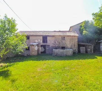 Kuća sa gospodarskim objektom za adaptaciju u središnjoj Istri - Milotski Breg, Gračišće