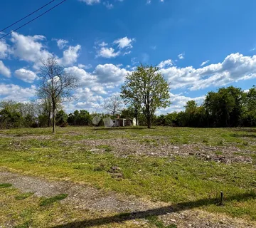 GRAĐEVINSKO ZEMLJIŠTE 841 m² – VUČEDOL, VUKOVAR