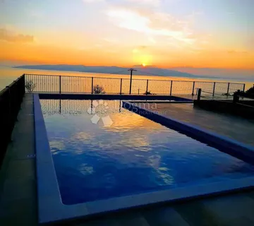 Vila sa bazenom - cover