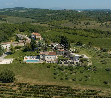 Renomirani Restoran S Boutique Hotelom Na Brežuljku - Buje