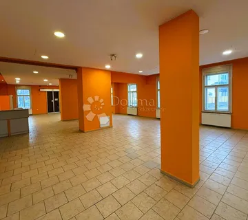 Iznajmite prostor koji svi vide - prometna ulica u centru Varaždina!