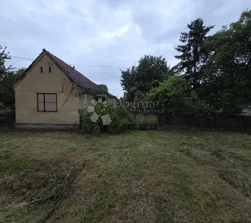 Zvonimirovac – kuća s velikom parcelom i vinogradom - cover