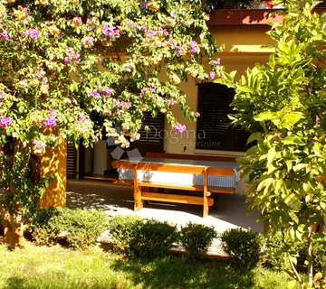 Prodaju se dva apartmana u Rovinju!