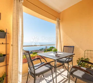 OPATIJA, dvoetažni stan s garažom