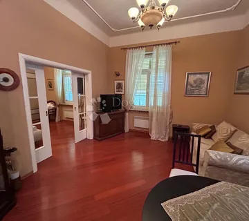Za poslovne ljude, apartman u vili uz more ! - cover