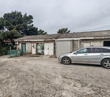 Skladište u Splitu+ parking, najam