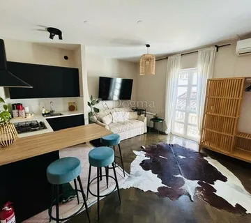 Moderan studio apartman u centru - cover
