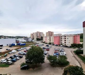 Obiteljski stan sa 3 spavaće sobe - Pula