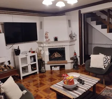 Samostojeća kuća u idiličnom okruženju - Grbajel, Delnice