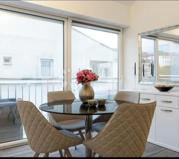 Apartman prvi red do mora - cover