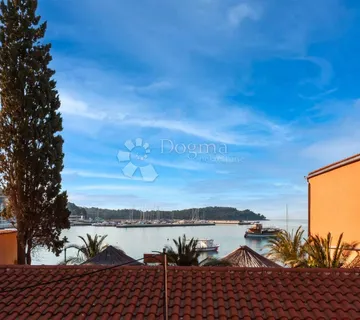 Sniženo! Stan Sa Pogledom Na More - Rovinj