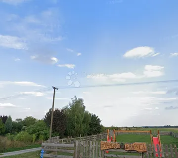 Kompleks građevinskog i poljoprivrednog zemljišta - Vuka