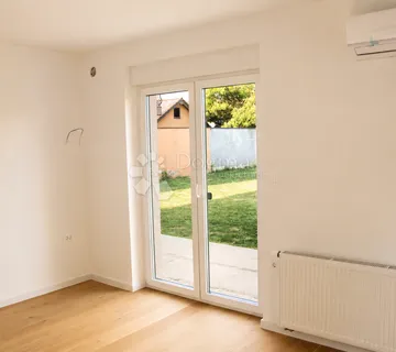 Čepin – novogradnja s vlastitim vrtom i parkingom