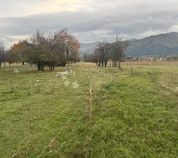 Zemljište U Bliozini Rijeke Gacke I Potoka 10000m2 - Čovići, Otočac