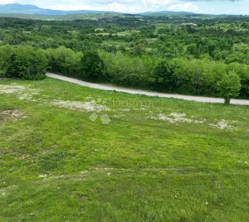 Veliko građevinsko zemljište na osami - Gračišće