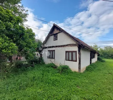 Kuća i zemljište u Čigoču - selo roda - PRILIKA - Čigoč, Sisak