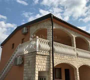 PRODAJE SE NAMJEŠTEN APARTMAN NA OTOKU VIRU! - cover