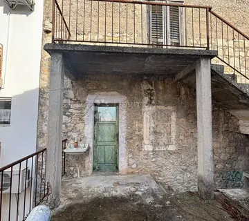 Starina za renovaciju- Kaštel Gomilica - cover