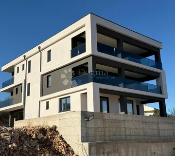 OTOK KRK VRBNIK- LUKSUZNI APARTMAN NA PRVOM KATU ODLIČNE NOVOGRADNJE - cover