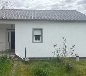 Sveti Kuzam – kuća 130 m² s 2 stana - cover