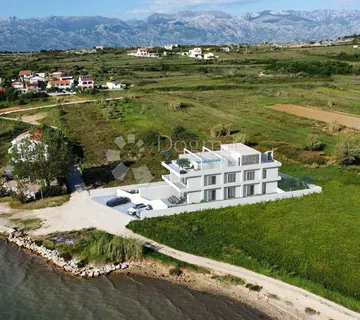 APARTMAN PRVI RED DO MORA - cover