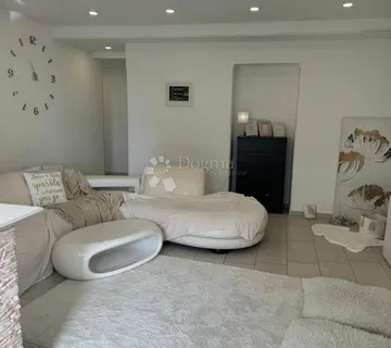 Rijeka, Kantrida, stan 62 m2, 2s+db