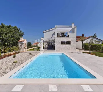 Novoizgrađena Vila U Okolici Barbana Na Brežuljku S Otvorenim Pogledom - Hrboki, Barban
