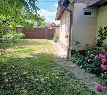 Tradicionalna kuća s velikom okućnicom u Đurđevcu - cover