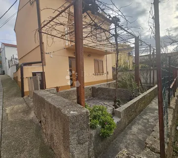 Punat, samostojeća kuća !