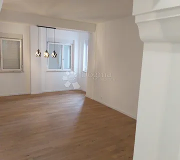 Opatija -153m2,4skl u villi kompletno adaptiran