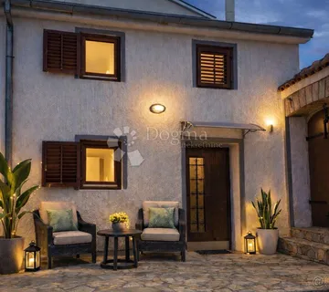 Bribir,kuća u centru - cover