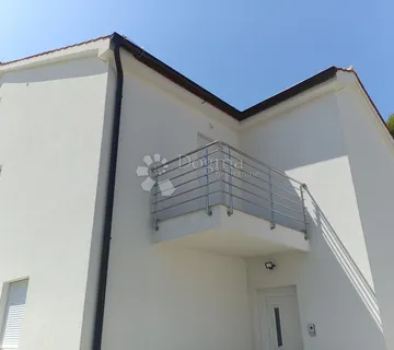 VODICE - dvoetažni stan 130 m2 - cover