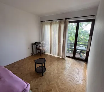 Stan U Kući Za Kompletnu Renovaciju - Zagreb