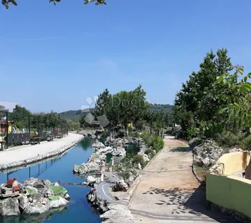 Istarsko Imanje od 5000 m² s Više Objekata i Parkom - Rovinj