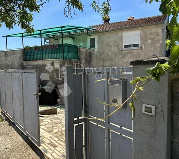 Kuća za život ili odmor na prekrasnom mjestu u Istri blizu mora - Peruški, Marčana