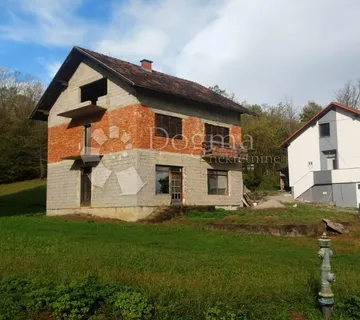Kuća sa velikom okućnicom - Topusko