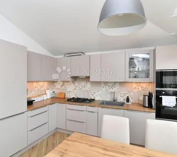 Luksuzni Penthouse s pogledom na more - Kastav