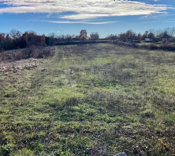 Građevinsko zemljište ,okolica Kanfanara 691m2!
