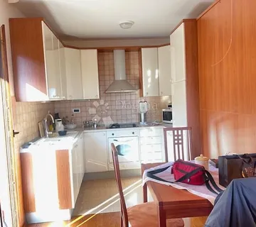Stan u neposrednoj blizini novog hotela s garažom - Ičići, Opatija
