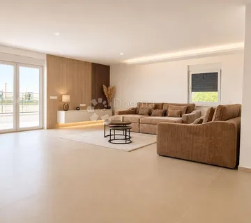 Luksuzni penthouse s pogledom na more - Poreč