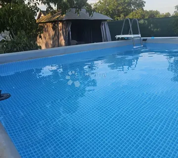 Uređena kuća s bazenom i poslovnim prostorom – odlična lokacija uz jezero! - Strmec, Sveta Nedelja