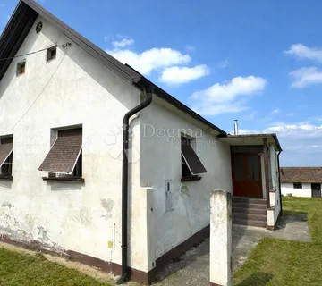Mala kuća, veliko zemljište – 1.422 m² mogućnosti u Selniku - Selnik, Ludbreg