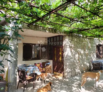 Kuća sa garažom - Bribir, Vinodolska općina