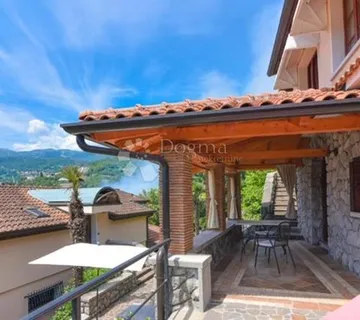 Šarmantni apartman u centru Opatije - cover