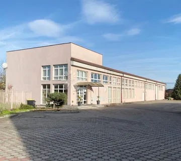 Višenamjenski poslovni kompleks za veleprodaju, skladište ili proizvodnju – 1.100 m² + opločeno dvorište - Sračinec