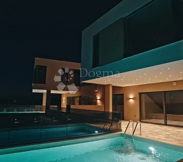 Vila Jadranovo - cover