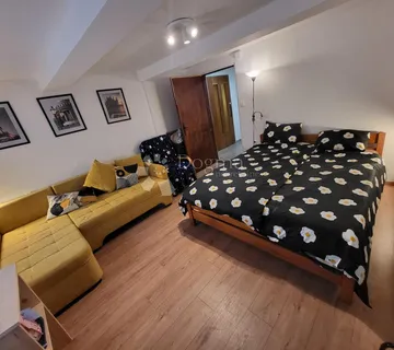 Vikend kuća u prirodi nadomak Zagreba – mir, šuma i pogled, odmah useljivo - Samci, Gornja Stubica