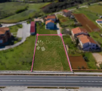 Građevinsko zemljište 1.315 m² na jednoj od najpoželjnijih lokacija! - Pula
