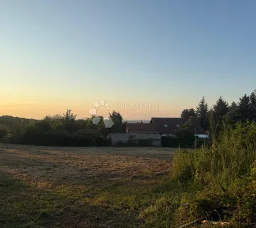 Građevinsko zemljište s pogledom - Varaždin Breg, Gornji Kneginec
