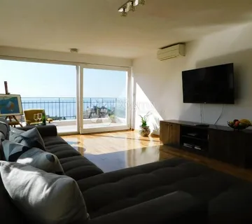 Luksuzni stan s panoramskom terasom u srcu Opatija – 200 m²